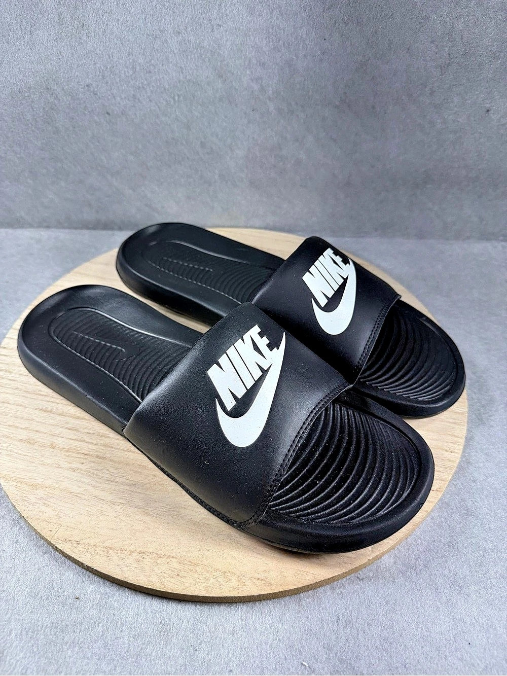 Nike Victori One Men’s Size 13 Black White Slides New